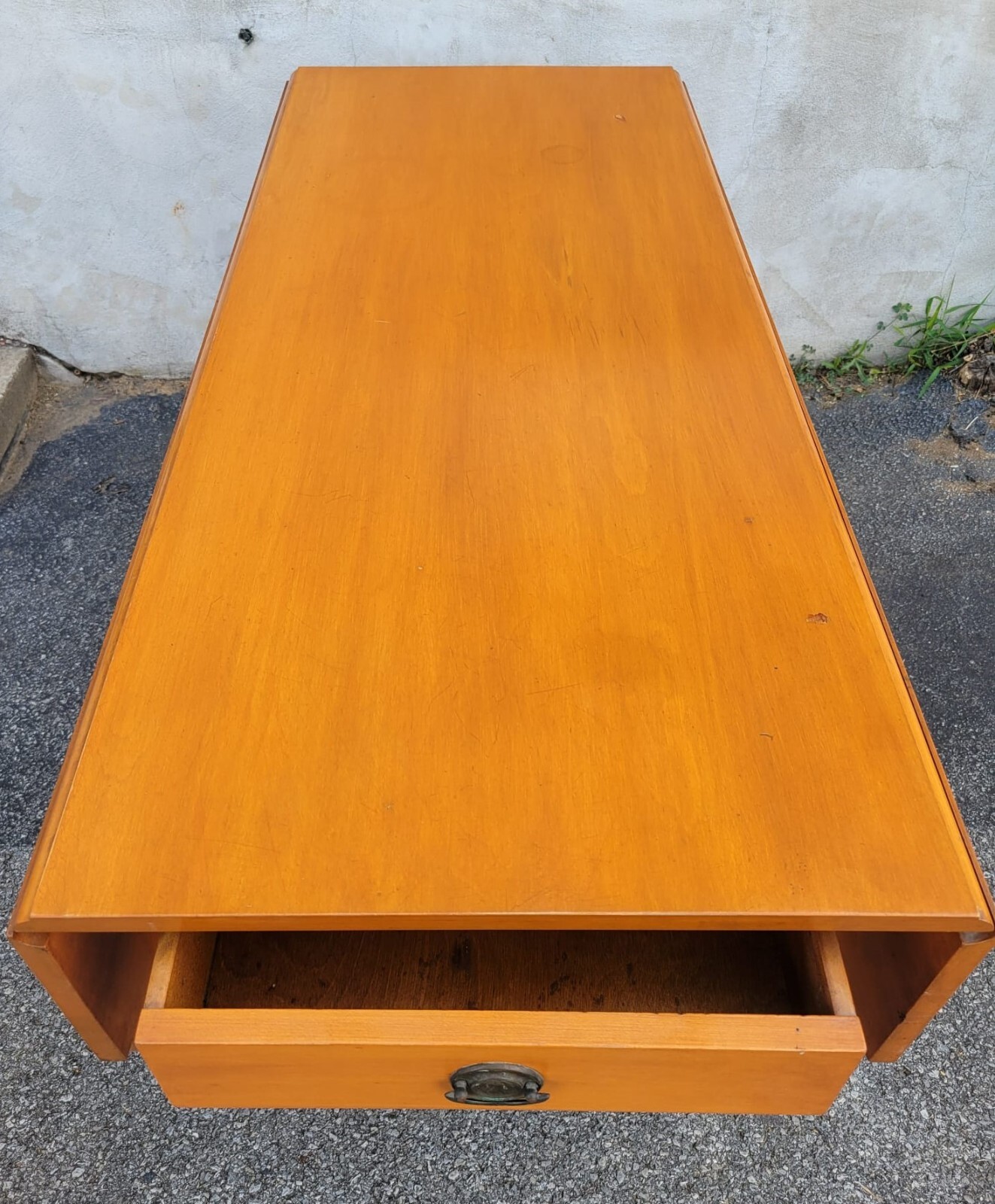 Charming 1940s American Solid Maple Drop Leaf Breakfast Table with one Drawer