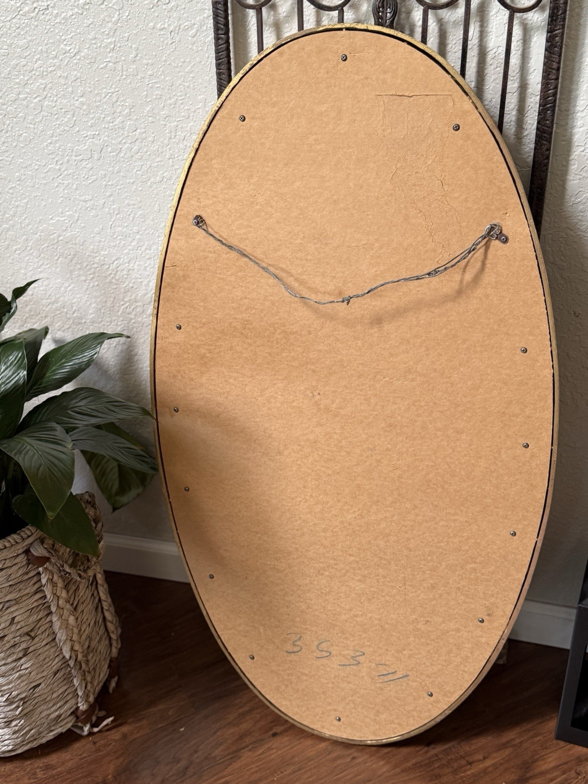 Beautiful Vintage Mid-Century Hollywood Regency Oval Decorative BIG Wall Mirror